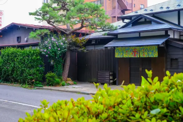 古民家カフェ「虎丸舎」